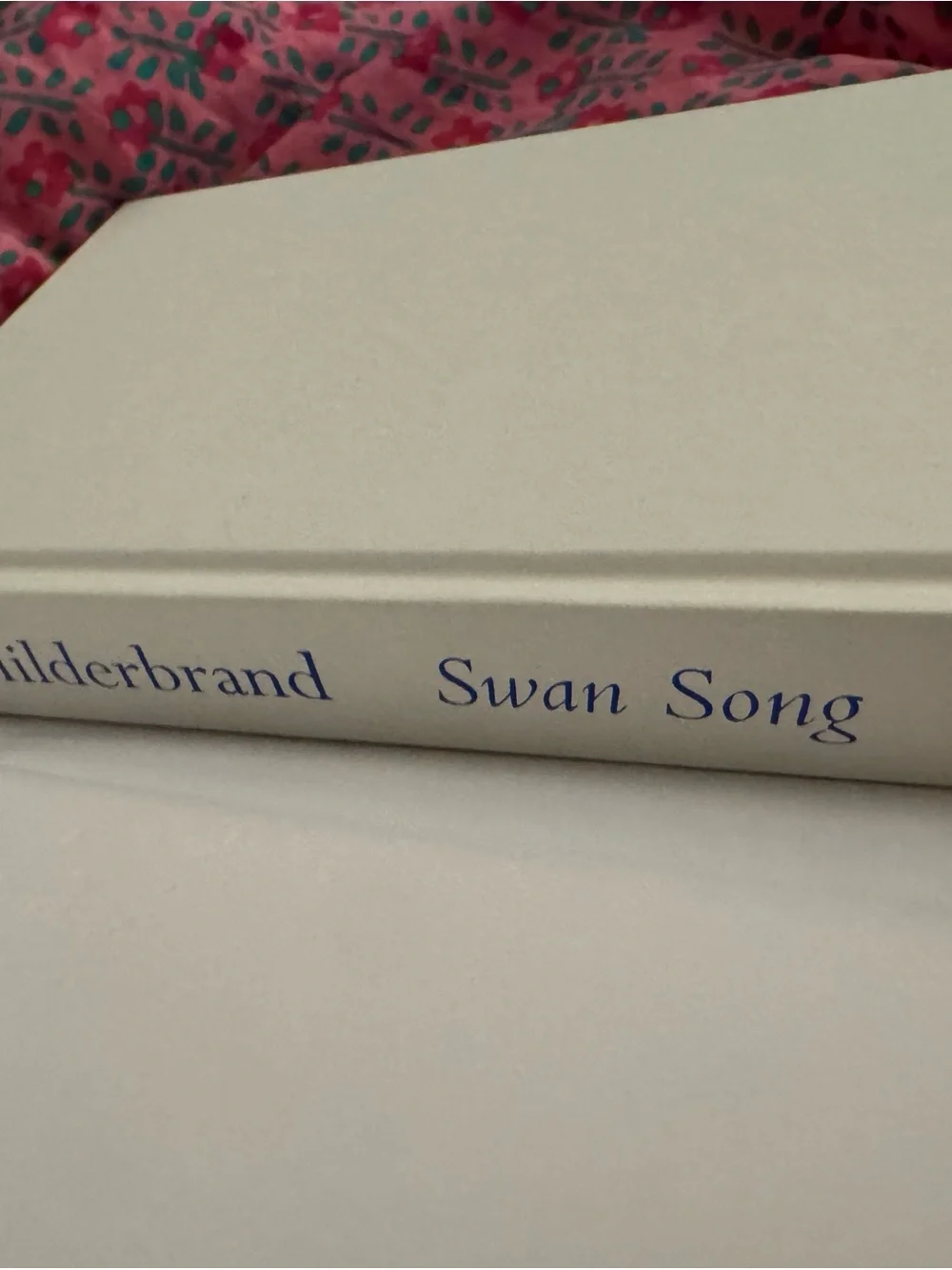 Autographed / Signed! Elin Hilderbrand Swan Song - Hardcover